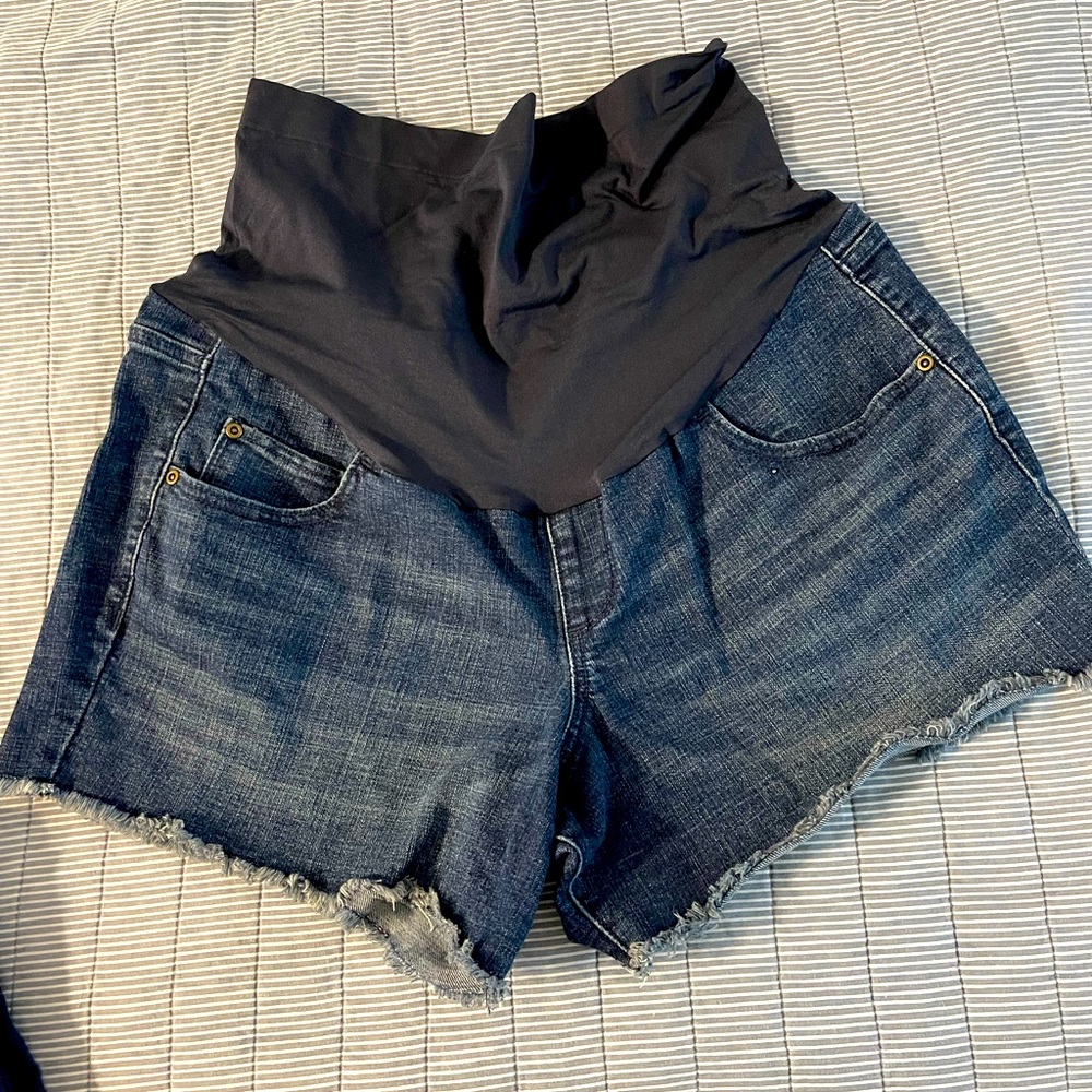 2 for $20! Aglow Dark Maternity Jean Shorts 🍼